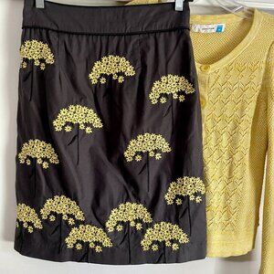 Anthropologie Floreat Embroidered Fennel Flower Pencil Skirt Size 2 Gray Yellow
